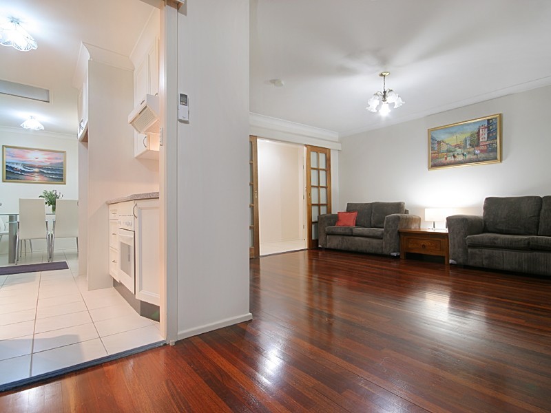 18 Michele Avenue, Cambridge Park NSW 2747