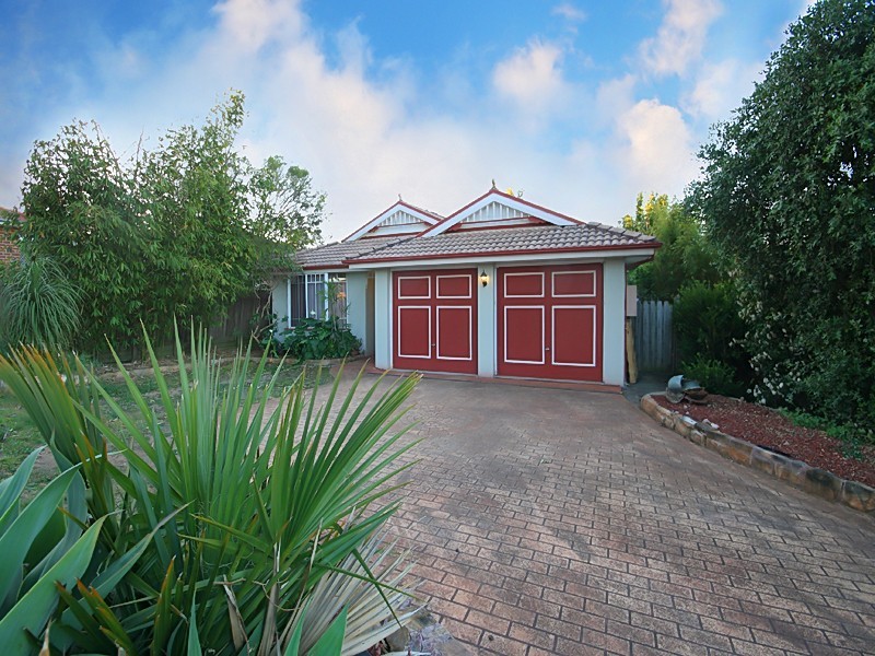 8 Dutba Place, Glenmore Park NSW 2745
