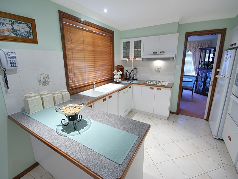 6 Woodlands Drive, Glenmore Park NSW 2745