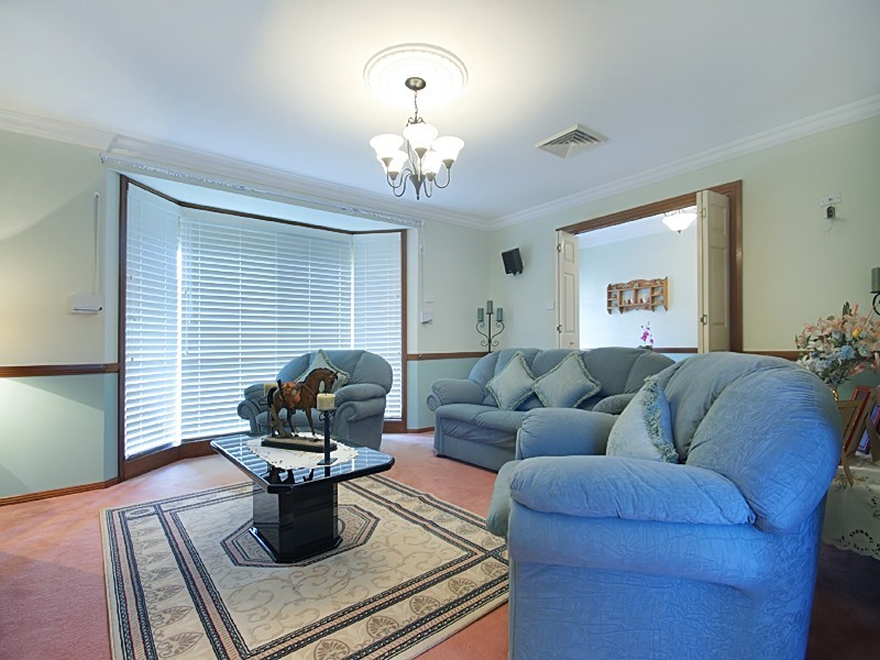 6 Woodlands Drive, Glenmore Park NSW 2745