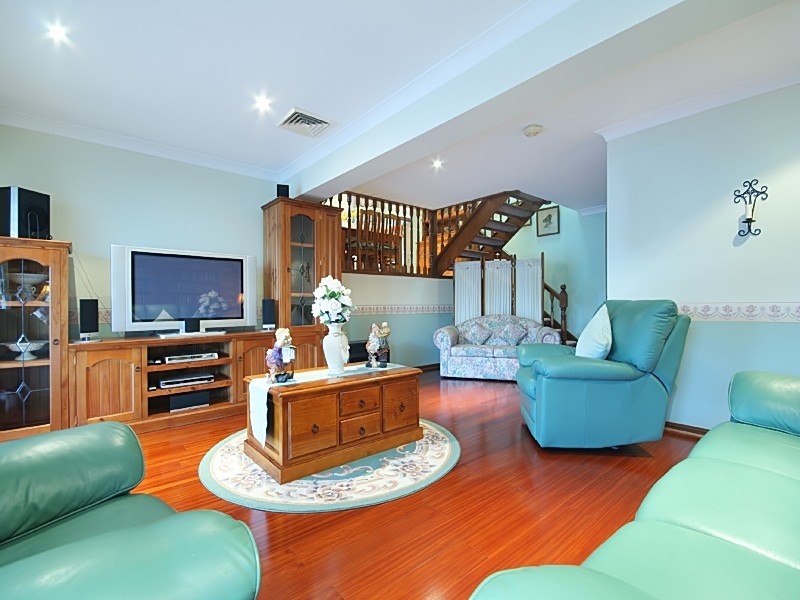 6 Woodlands Drive, Glenmore Park NSW 2745