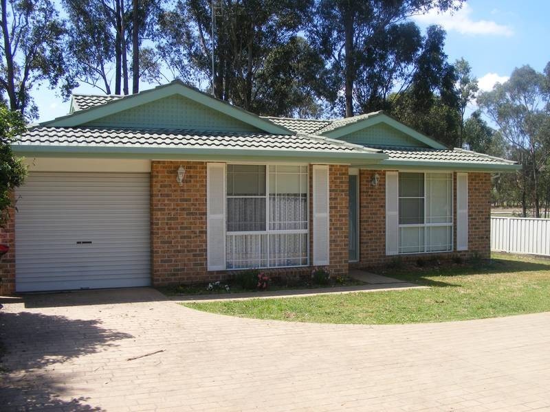 4B Telopea Ave, Glenmore Park NSW 2745