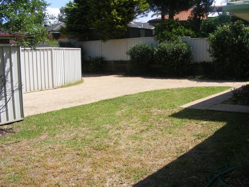 4B Telopea Ave, Glenmore Park NSW 2745