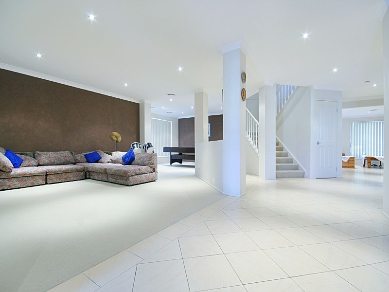 25 Kingsfield Avenue, Glenmore Park NSW 2745