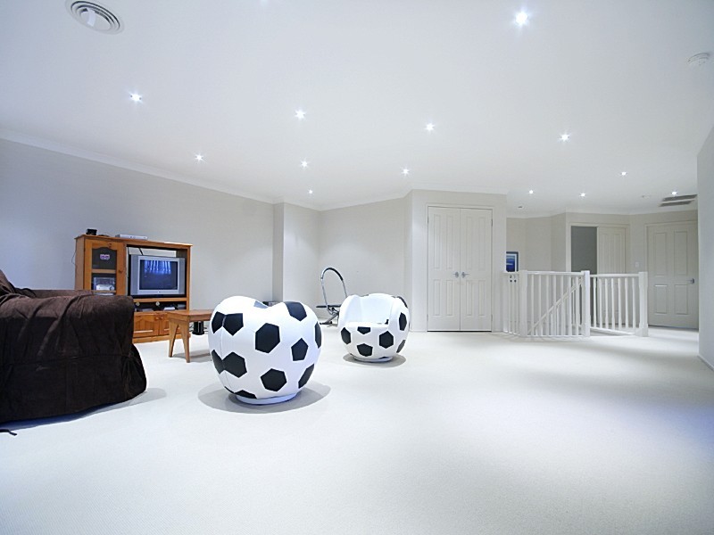 25 Kingsfield Avenue, Glenmore Park NSW 2745