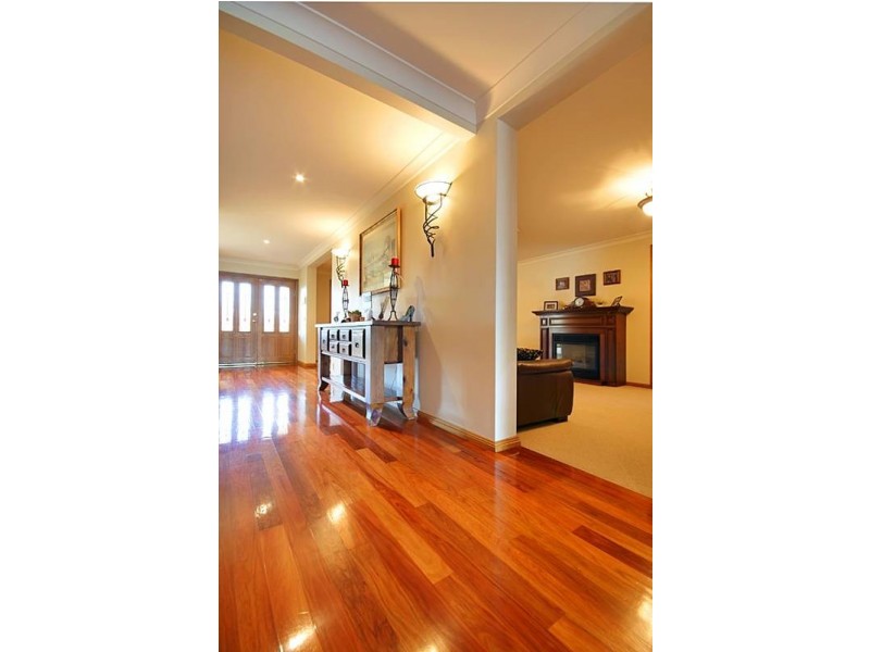 6 Karingal Court, Glenmore Park NSW 2745