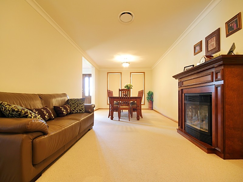 6 Karingal Court, Glenmore Park NSW 2745
