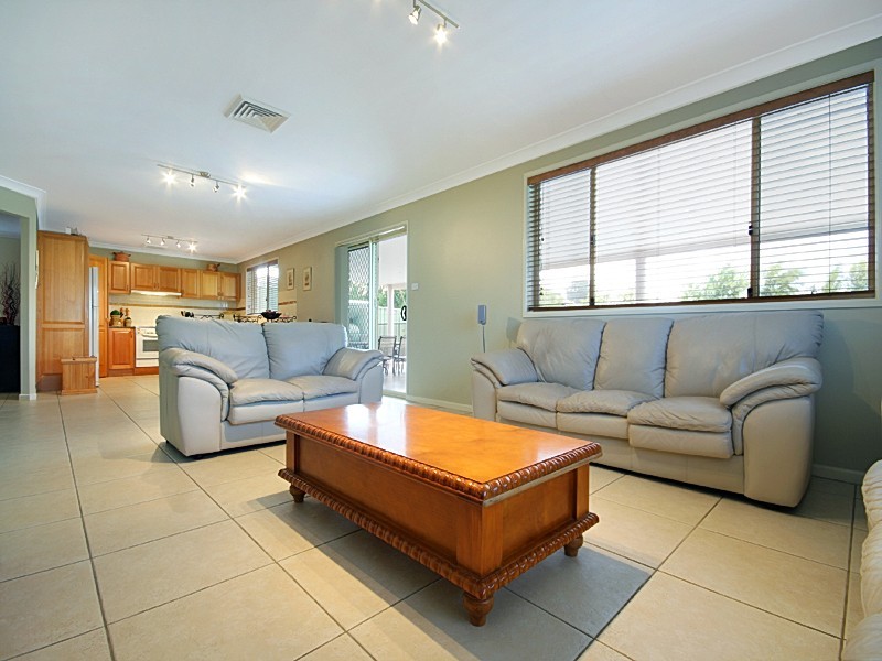 16 Karingal Court, Glenmore Park NSW 2745