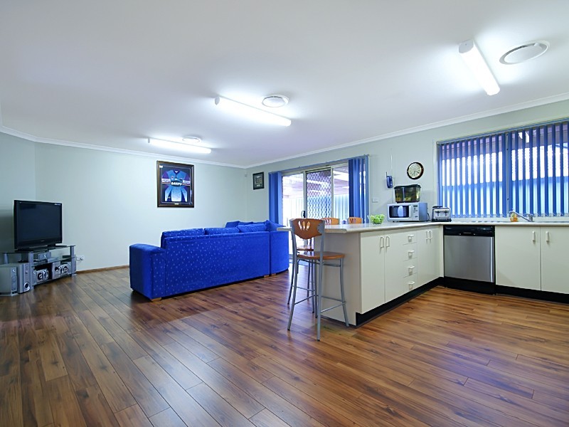 27 Shearwater Drive, Glenmore Park NSW 2745