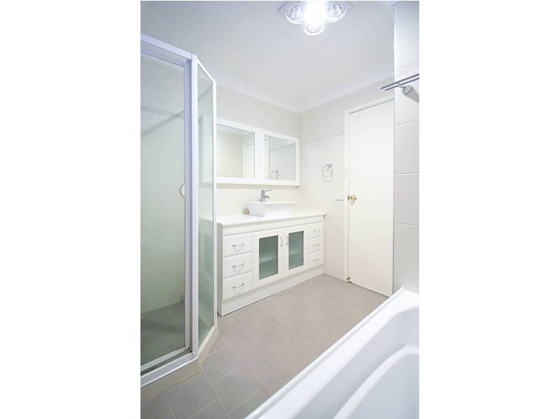 4 Don Close, St Clair NSW 2759