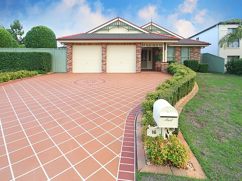 16 Shearwater Drive, Glenmore Park NSW 2745