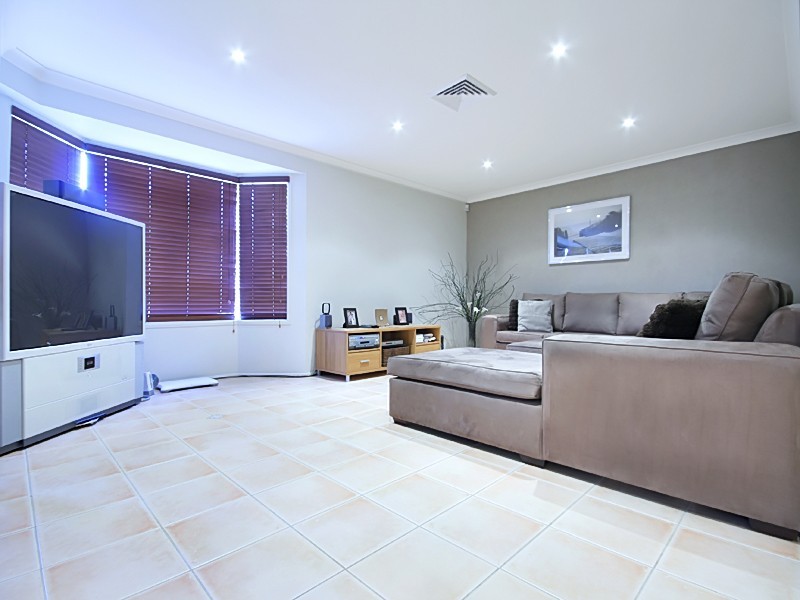 16 Shearwater Drive, Glenmore Park NSW 2745