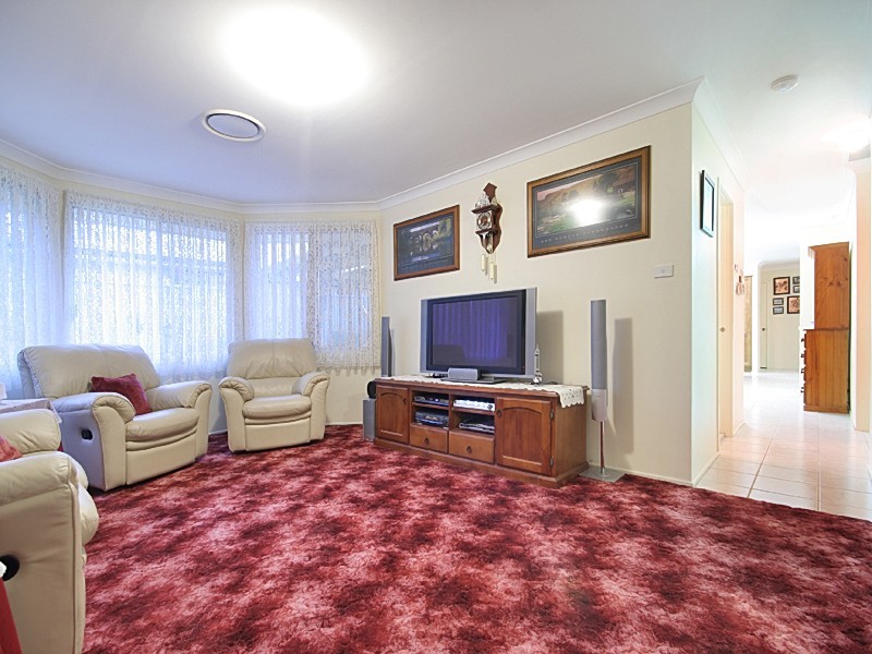 11 Coolabah Cres, Glenmore Park NSW 2745