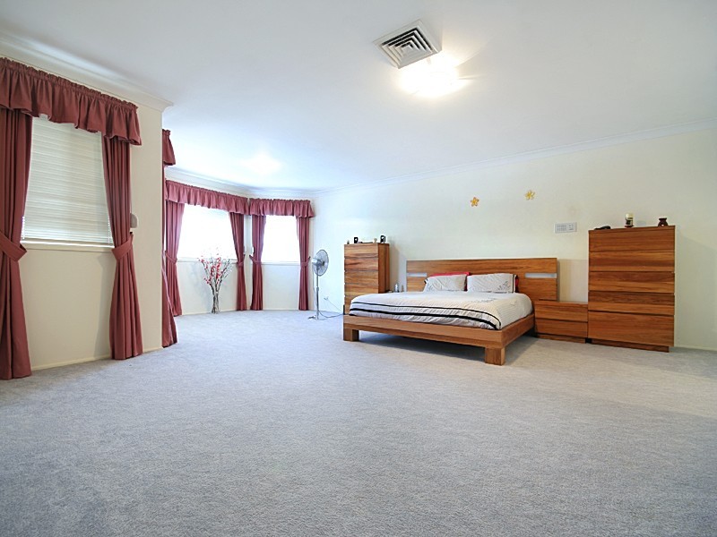 9 Huntingdale Drive, Glenmore Park NSW 2745