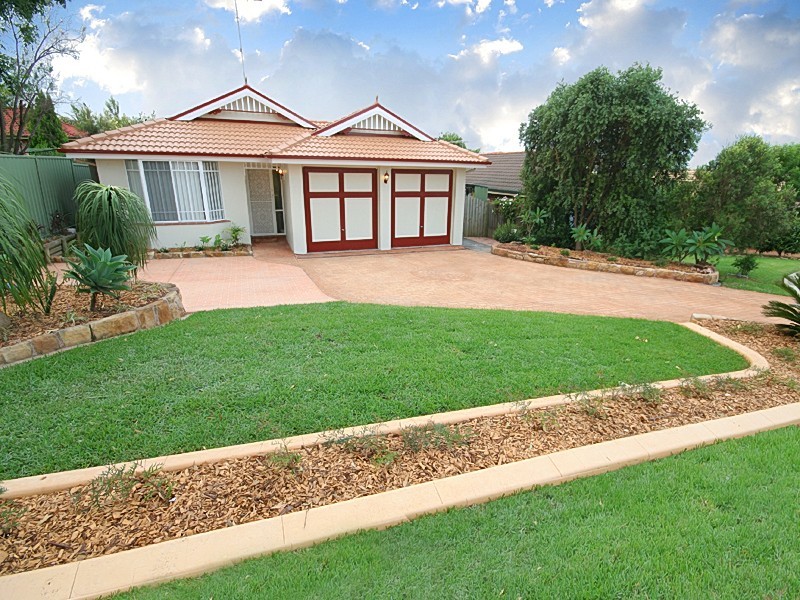 8 Dutba Place, Glenmore Park NSW 2745