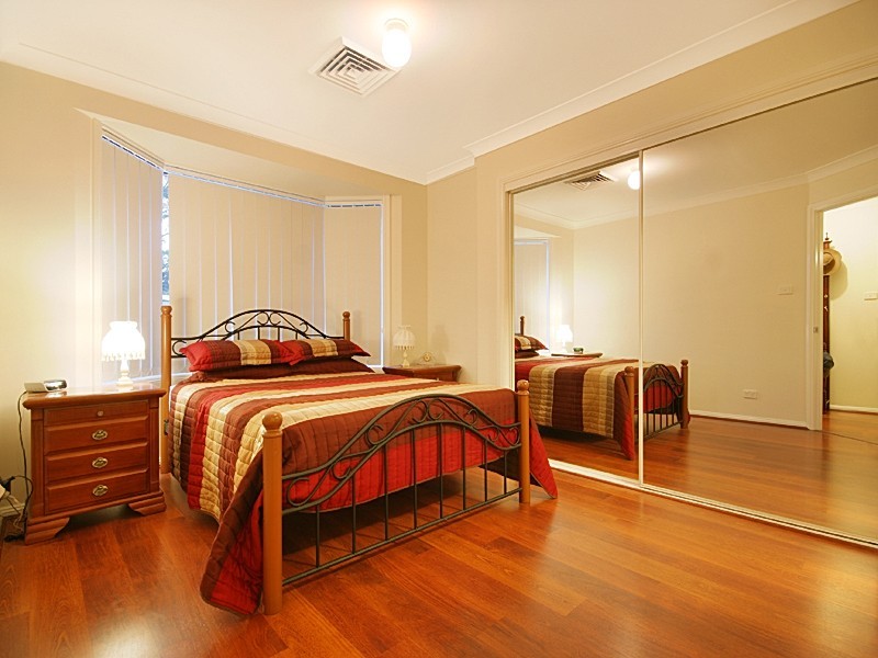 8 Dutba Place, Glenmore Park NSW 2745