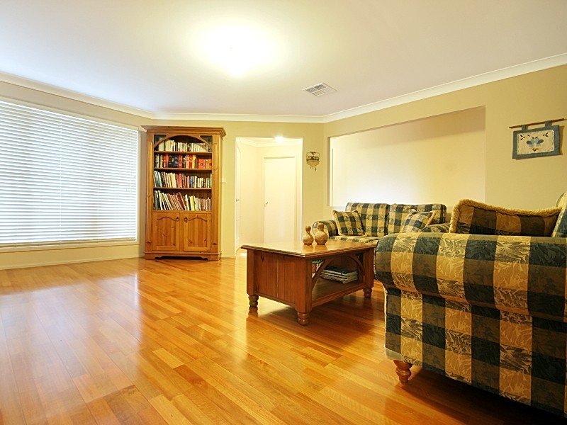 6 Binnet Place, Glenmore Park NSW 2745