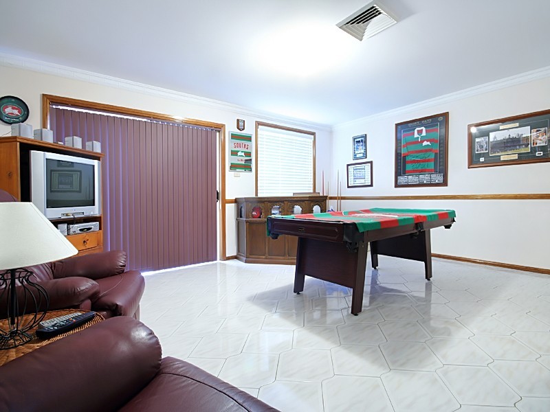 4 Shiels Place, Glenmore Park NSW 2745