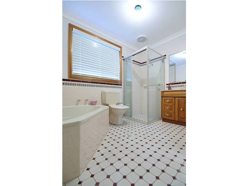 4 Shiels Place, Glenmore Park NSW 2745