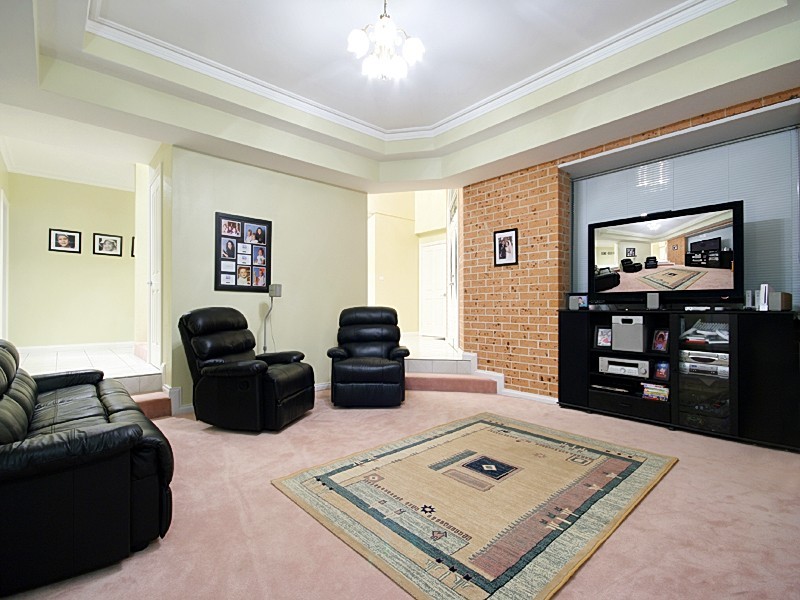 5 Willmott Place, Glenmore Park NSW 2745