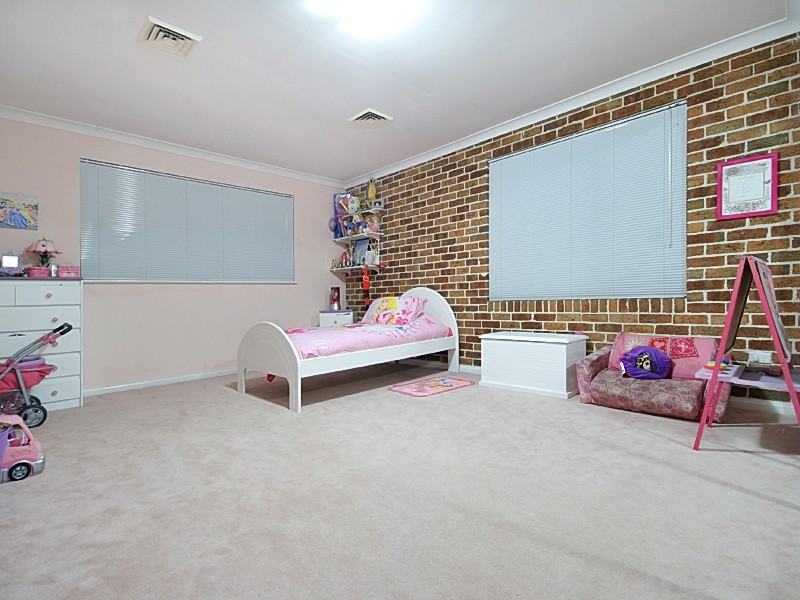 5 Willmott Place, Glenmore Park NSW 2745