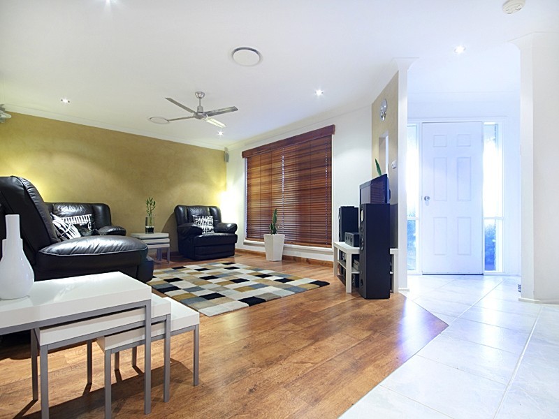 2 Scrubwren Place, Glenmore Park NSW 2745