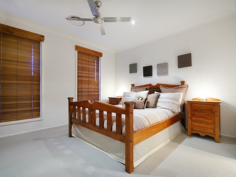 2 Scrubwren Place, Glenmore Park NSW 2745