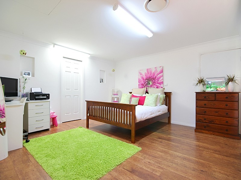 2 Scrubwren Place, Glenmore Park NSW 2745