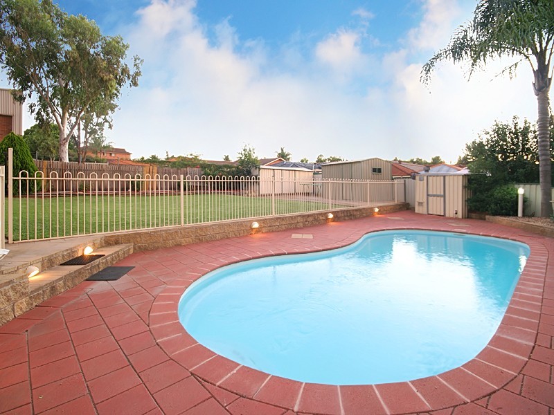 11 Luttrell St, Glenmore Park NSW 2745