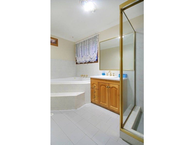 11 Luttrell St, Glenmore Park NSW 2745