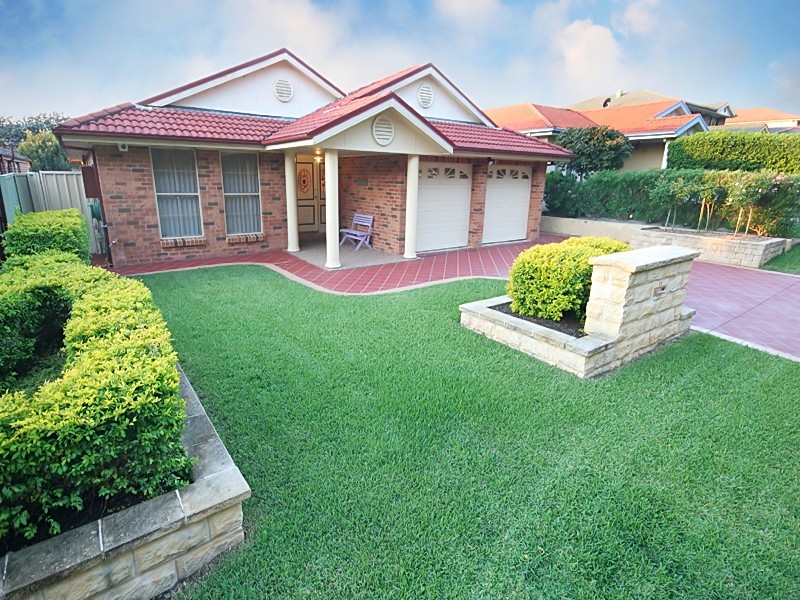 11 Wattlebird Crescent, Glenmore Park NSW 2745