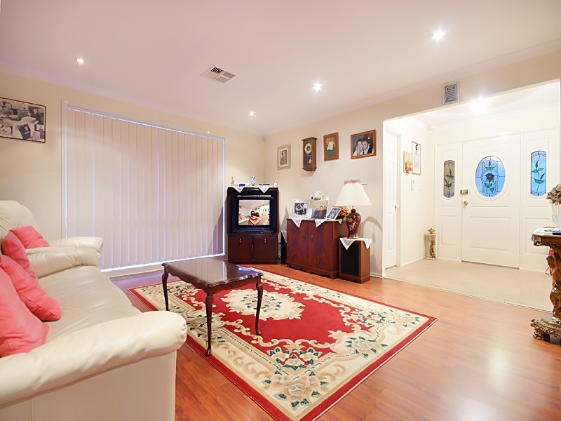 11 Wattlebird Crescent, Glenmore Park NSW 2745