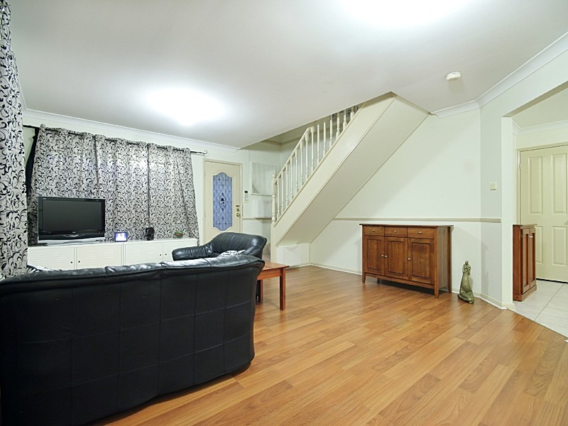 10 Coco Drive, Glenmore Park NSW 2745