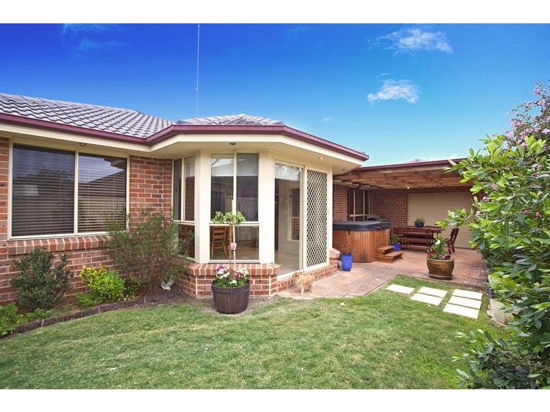 27 Dara Crescent, Glenmore Park NSW 2745