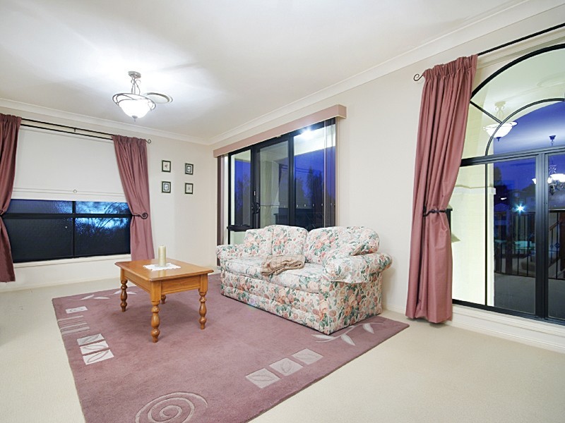 7 Gemalong Place, Glenmore Park NSW 2745