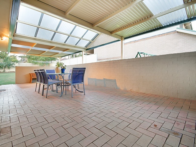 8 Devaney Avenue, Glenmore Park NSW 2745