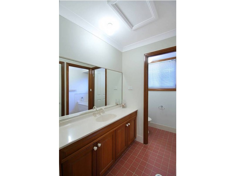 8 Devaney Avenue, Glenmore Park NSW 2745