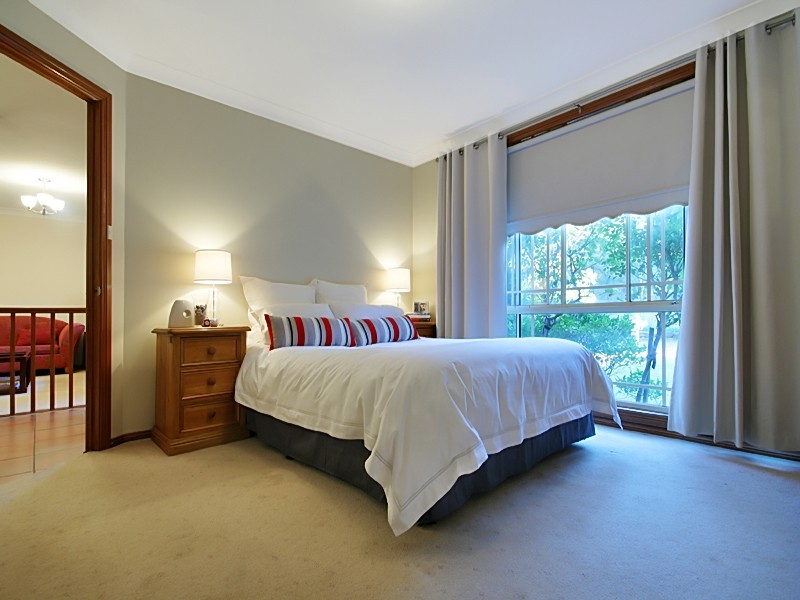 8 Devaney Avenue, Glenmore Park NSW 2745