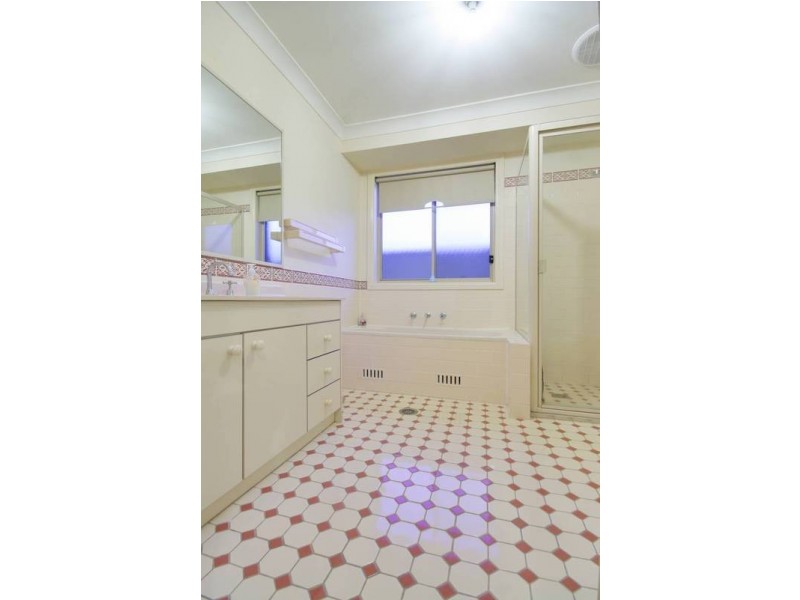 4 Berril Place, Glenmore Park NSW 2745