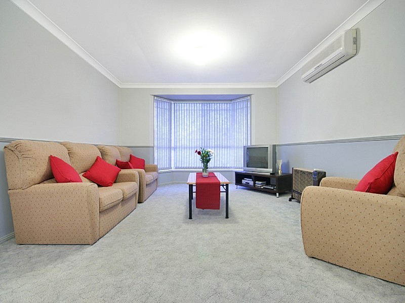 15 Coco Drive, Glenmore Park NSW 2745