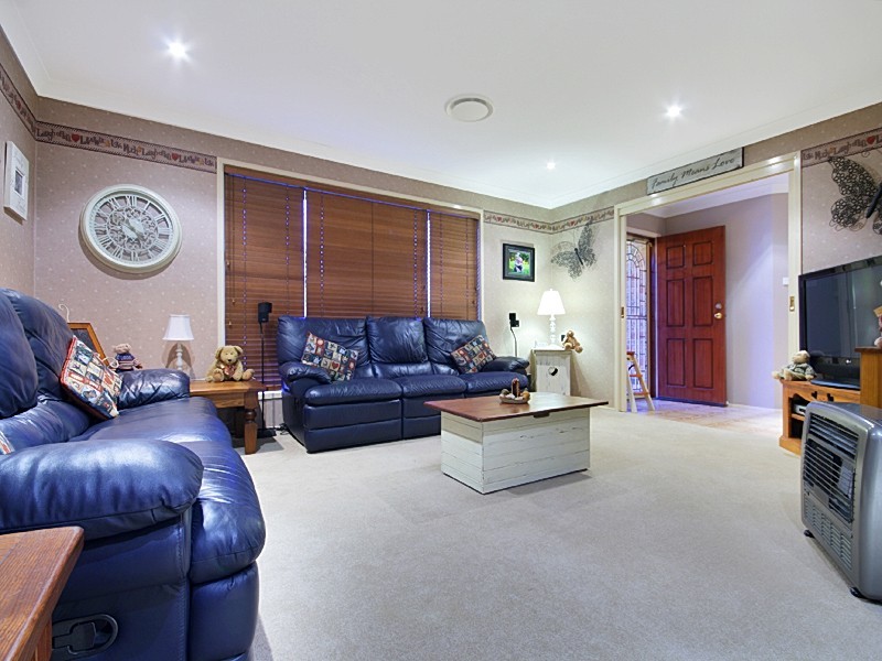 10 Butcherbird Place, Glenmore Park NSW 2745