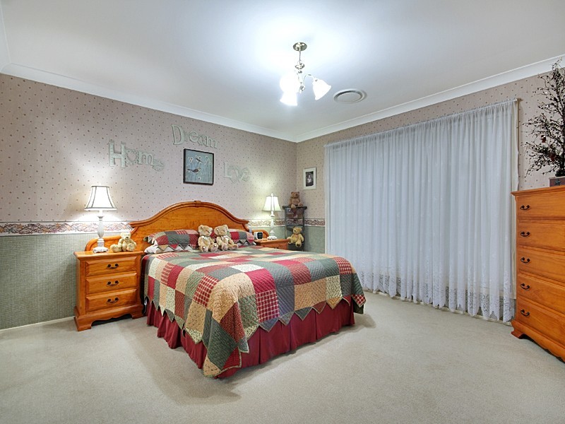 10 Butcherbird Place, Glenmore Park NSW 2745