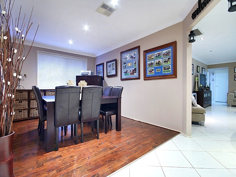 5 Butcherbird Place, Glenmore Park NSW 2745