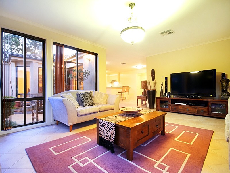 16 St Andrews Drive, Glenmore Park NSW 2745