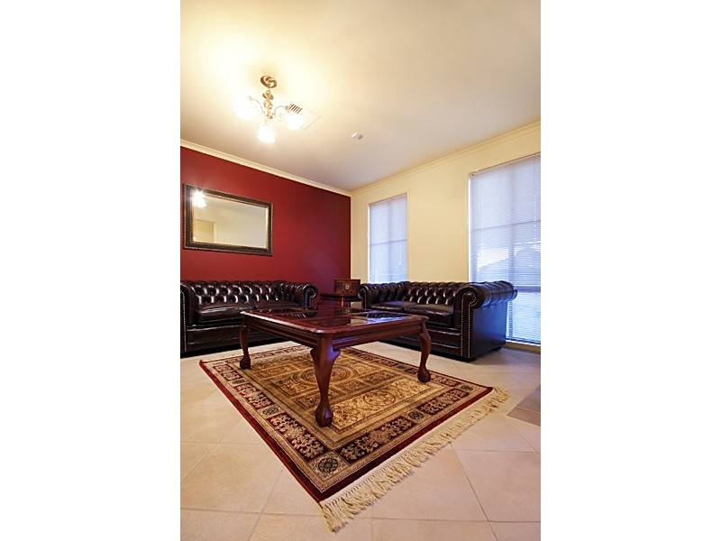 16 St Andrews Drive, Glenmore Park NSW 2745