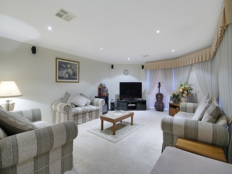 5 Huntingdale Drive, Glenmore Park NSW 2745