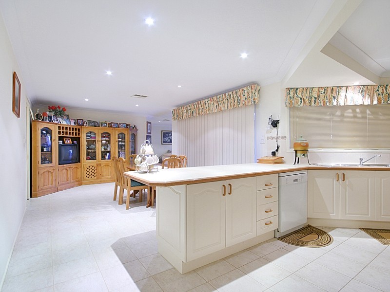 5 Huntingdale Drive, Glenmore Park NSW 2745