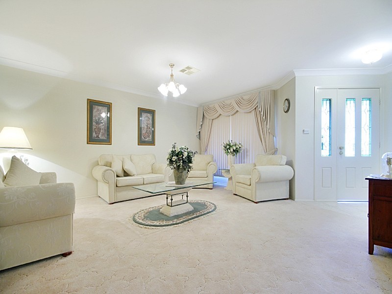 5 Huntingdale Drive, Glenmore Park NSW 2745