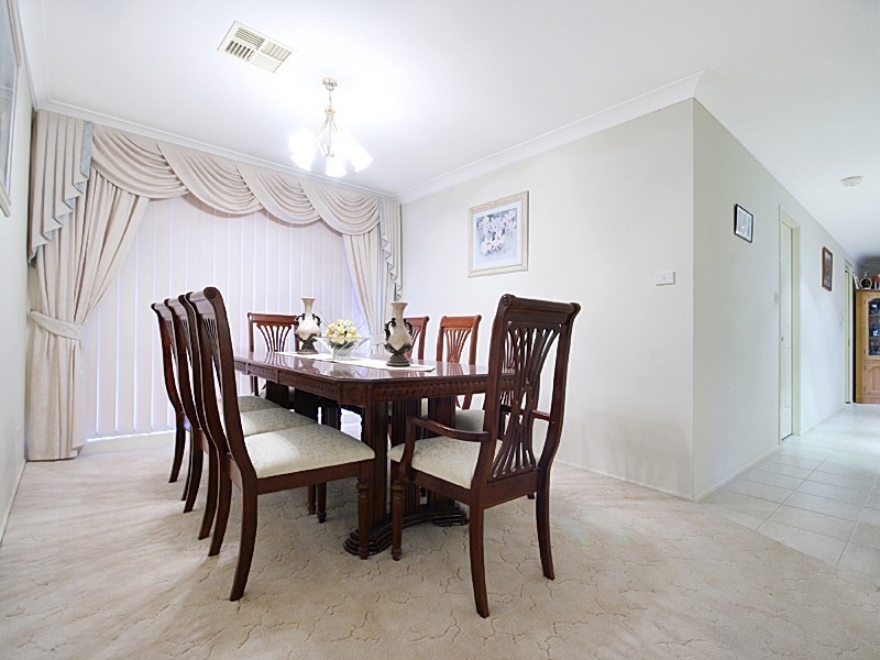 5 Huntingdale Drive, Glenmore Park NSW 2745