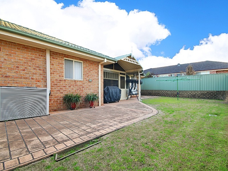 5 Huntingdale Drive, Glenmore Park NSW 2745